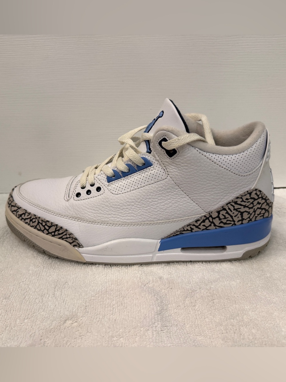 Jordan Retro 3 UNC Men’s Sneakers White, University Blue Size 11